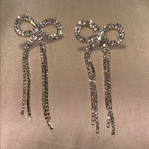 SHEIN Silver Bow Dangle Earrings